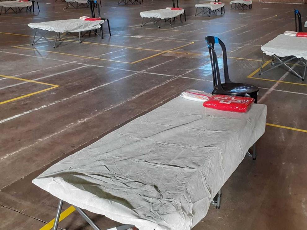Fraga recibe el protocolo para que Pabellón Multiusos del Sotet cobije temporeros