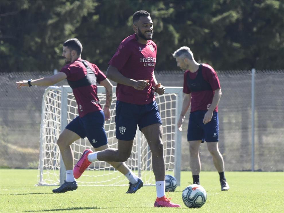 Mboula: "Queremos ganar la liga y subir como campeones"