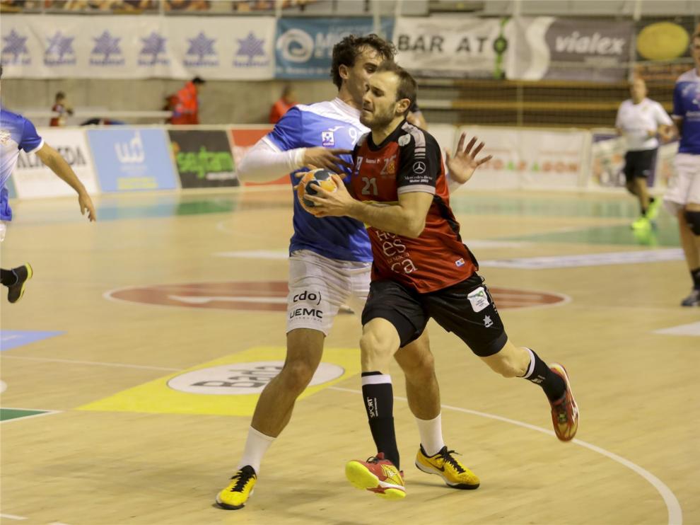 Oier García jugará su sexta temporada en Bada Huesca