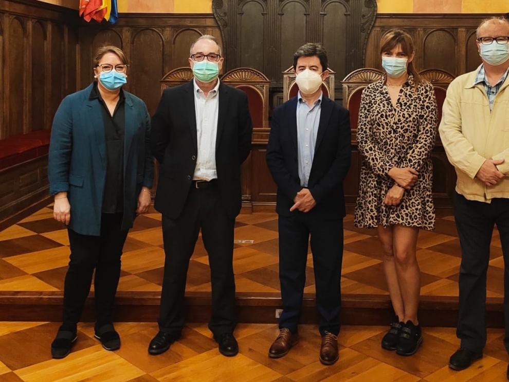 El alcalde se reúne con la Asociación Española Contra el Cáncer en Huesca