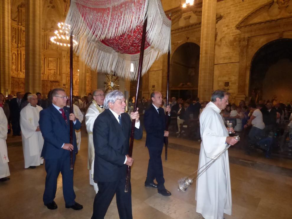 Barbastro celebra el Corpus Christi en su catedral