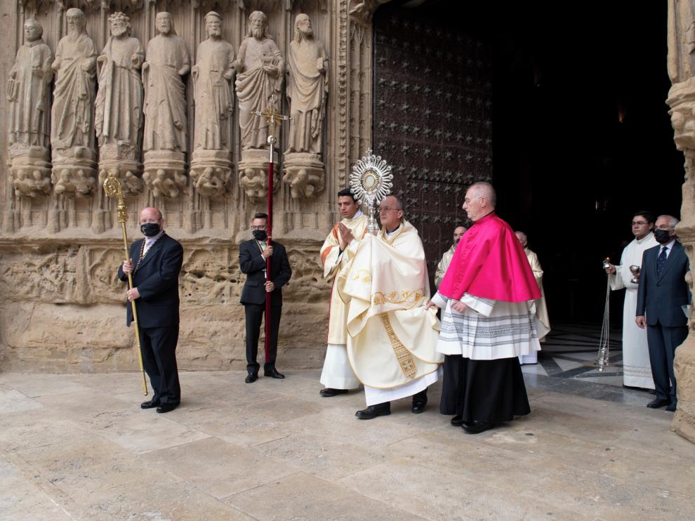 Los obispos Pérez y Ruiz celebran el Corpus Christi en las catedrales de Barbastro y Huesca