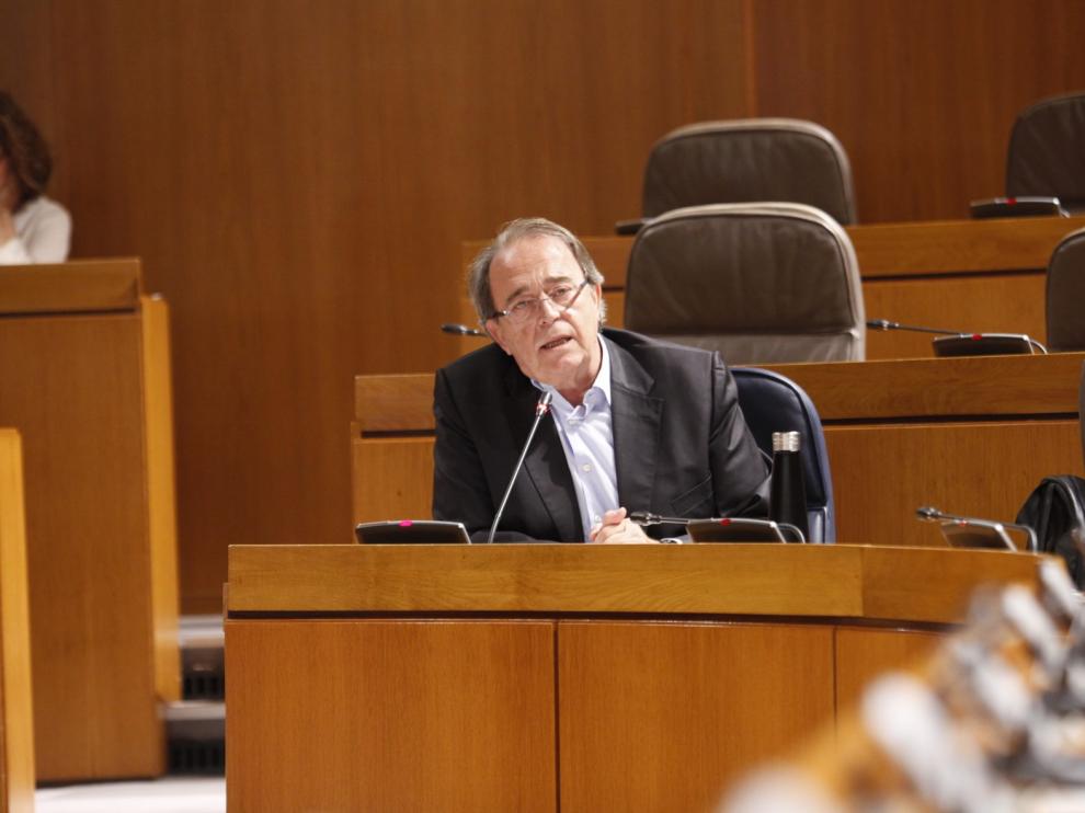 Anadón anuncia para "ya" la reformulación presupuestaria ante las críticas del PP