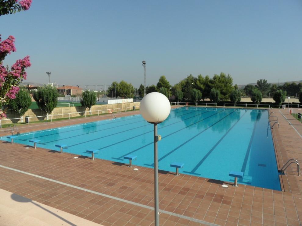 Fraga prepara la apertura de sus piscinas para el 1 de julio