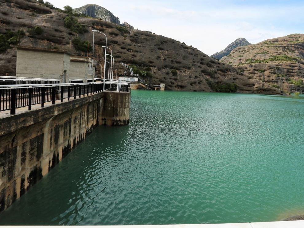 Los embalses la cuenca hidrográfica del Ebro se encuentran al 85 % de su capacidad tras disminuir un 2 %