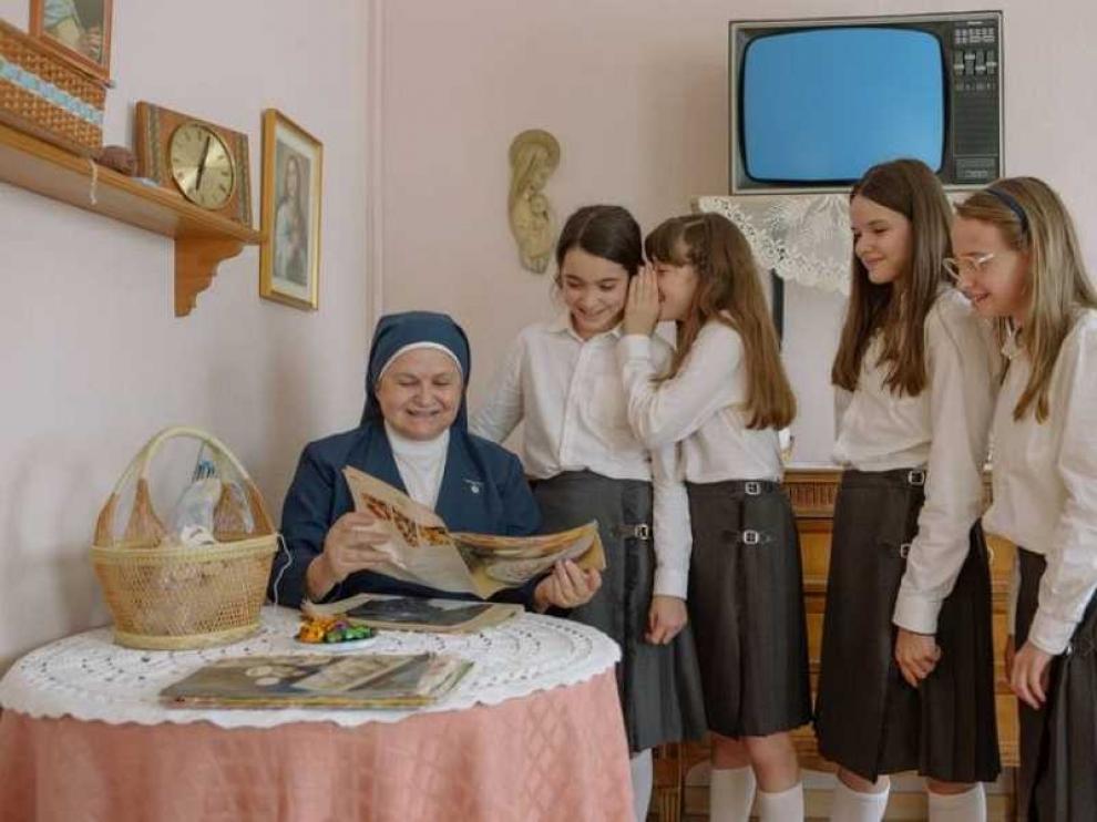 Pilar Palomero se va de "vermú online" para hablar de "Las niñas"