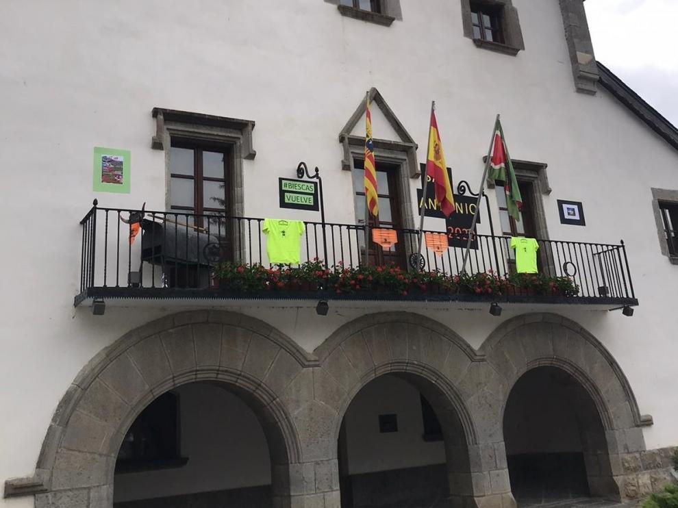 Balcones festivos en Biescas