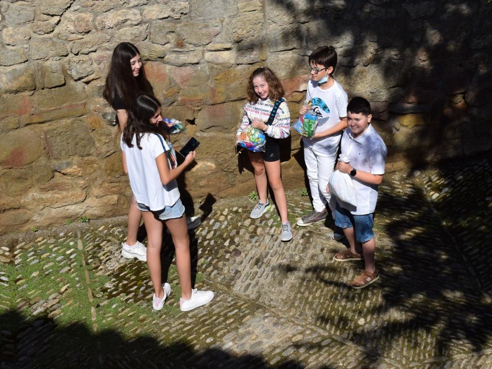 Los niños de Graus reciben el tradicional "Papelón"