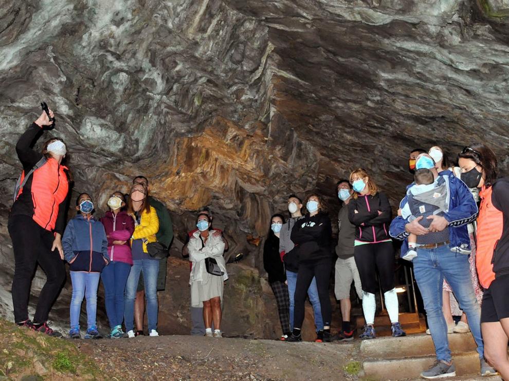 Éxito en la reapertura de la Cueva y el Ecoparque de Villanúa