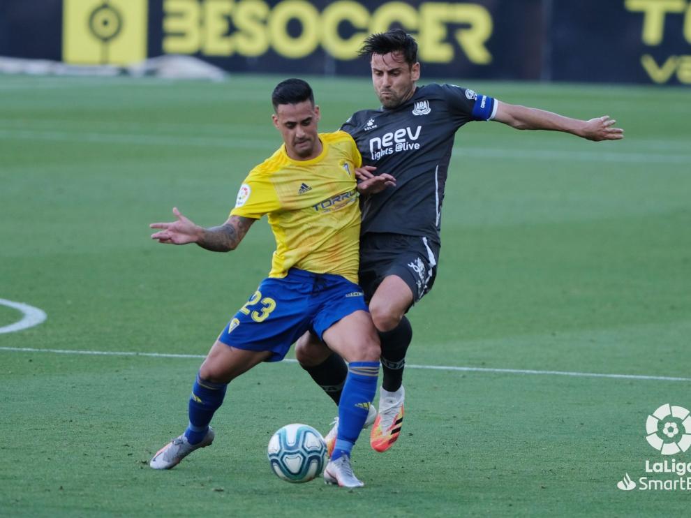 El Cádiz suma un punto en casa ante el Alcorcón