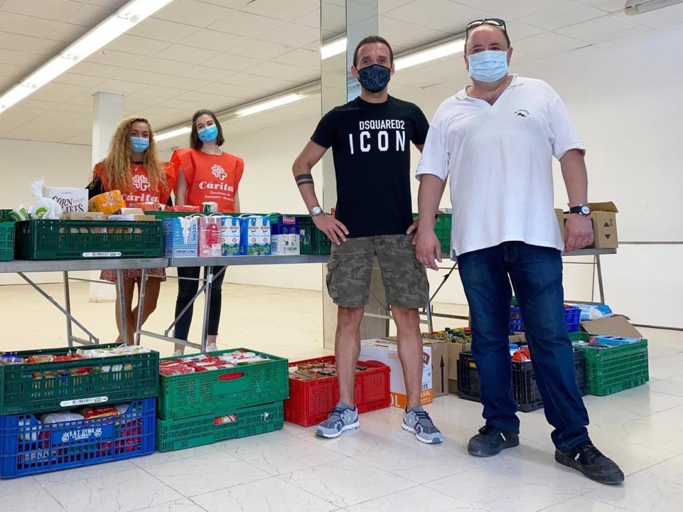 La campaña "Kilo-Foto" logra 850 kilos de alimentos para Cáritas