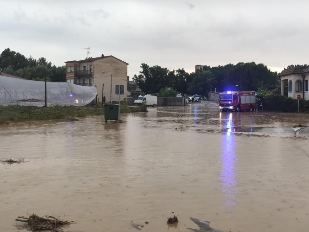 La tormenta causa numerosos destrozos en Barraón y la zona de la Ronda Norte de Barbastro