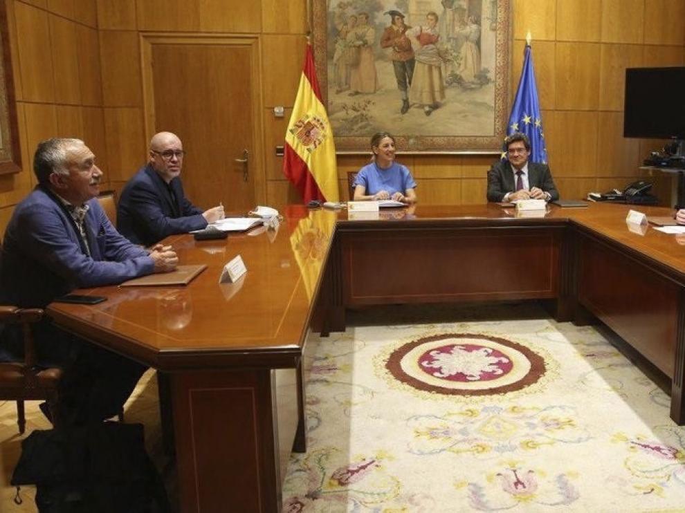 Cerrado el pacto para extender los ERTE hasta septiembre