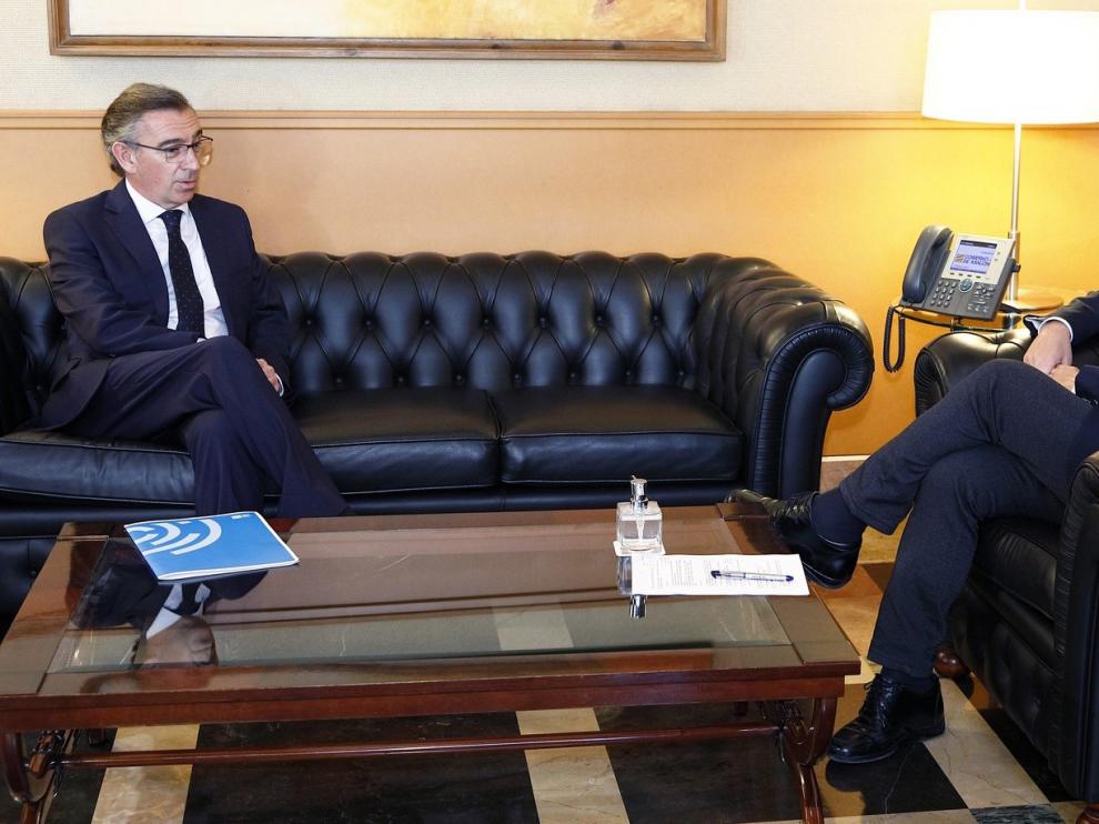 Beamonte insta a Lambán a renovar su Gobierno