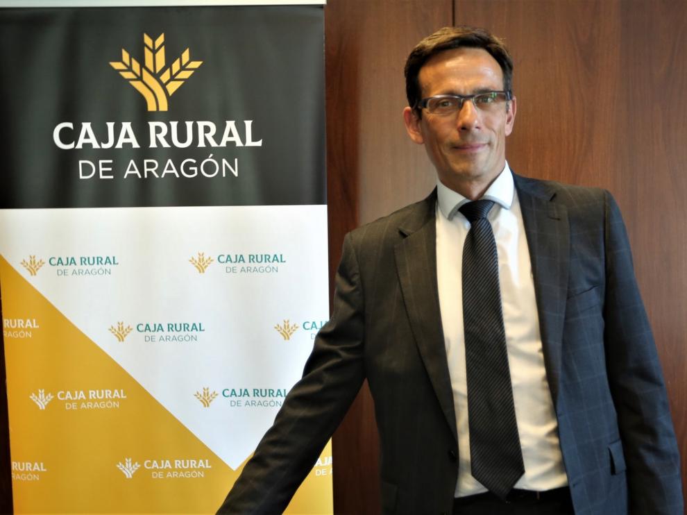 Alejandro Lanuza, director territorial de Caja Rural en Huesca: "Mostramos el gran corazón que nos caracteriza"