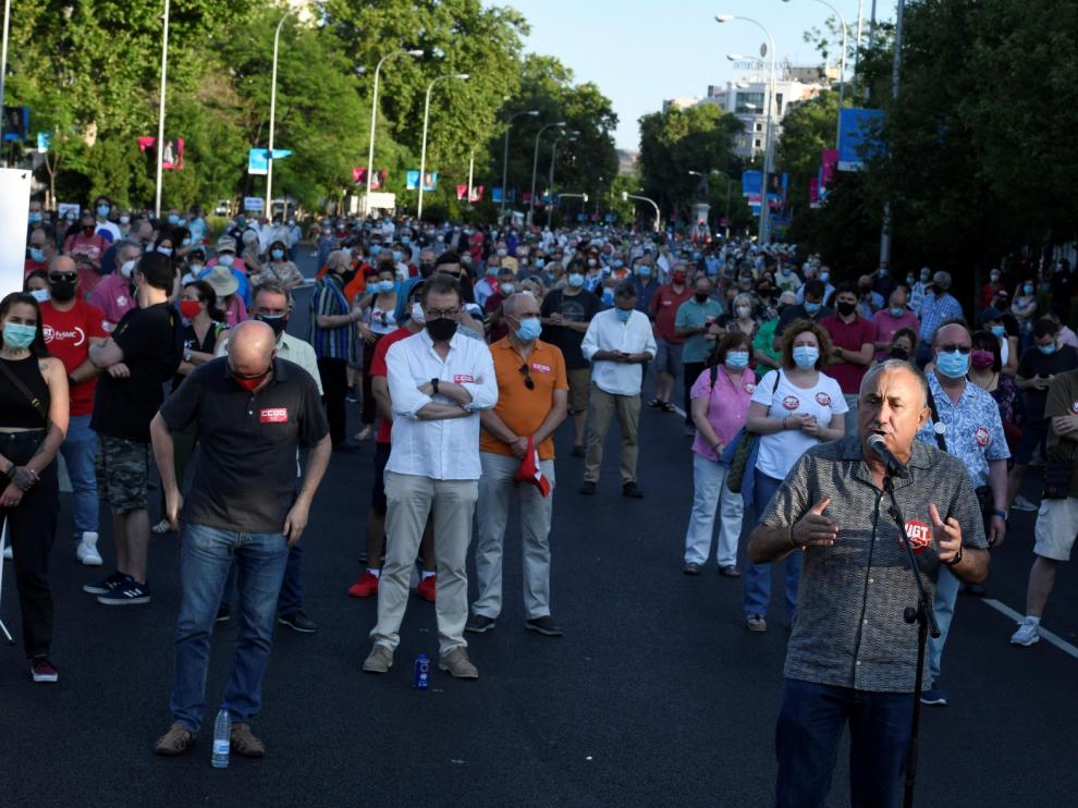 Miles de personas piden un gran pacto para la reconstrucción social