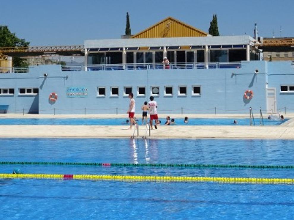 Las piscinas municipales de Huesca abren este miércoles con aforo limitado y dos turnos