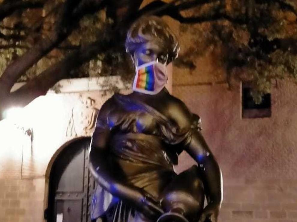 La Moreneta, con el Orgullo LGTB+