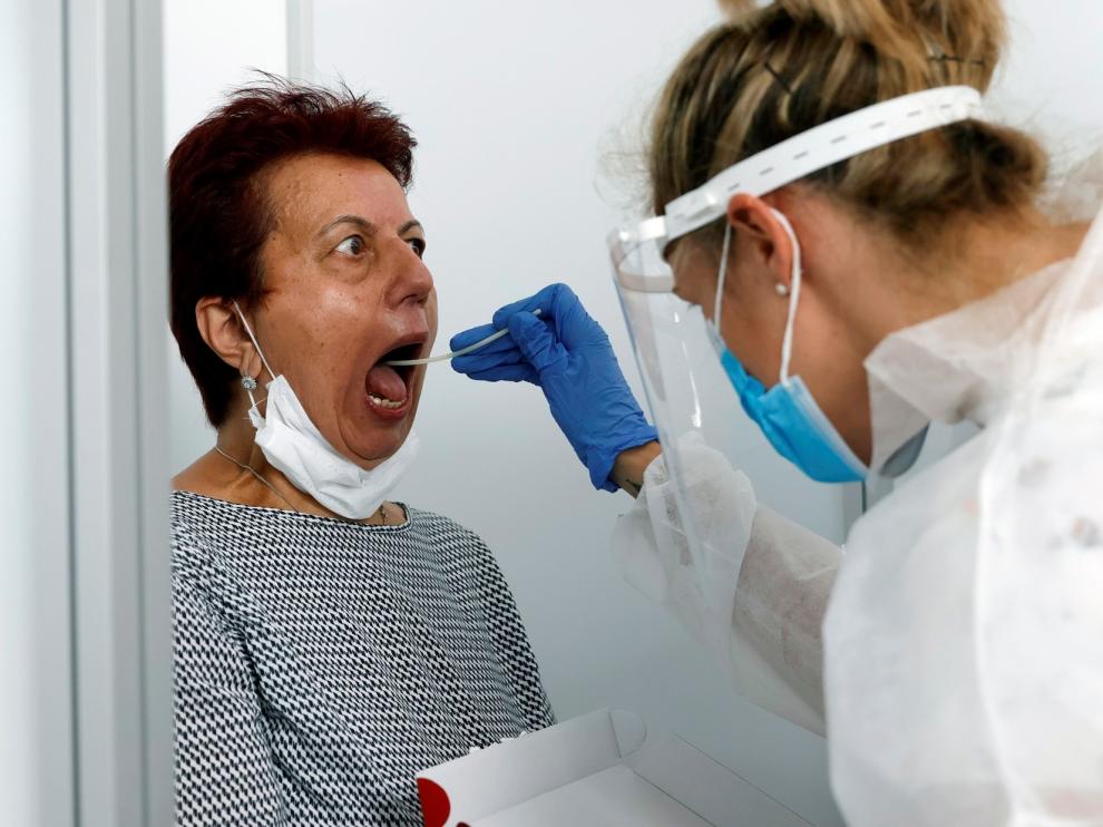 Se refuerza el personal para el control sanitario de los pasajeros