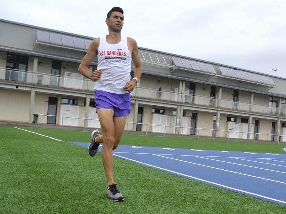 Camilo Santiago entrena en las pistas de Barbastro