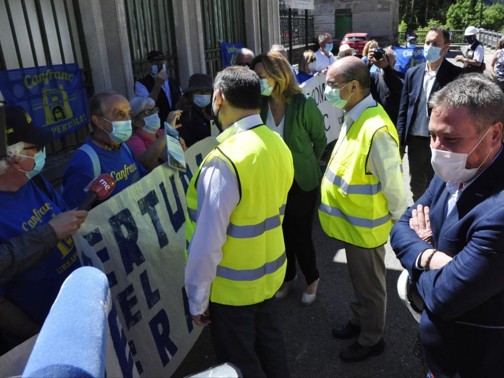Concentración por la reapertura del Canfranc