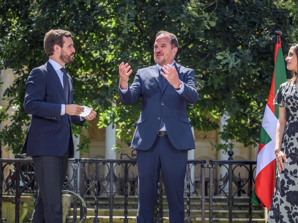 Casado y Arrimadas piden el voto para PP+Cs en Euskadi