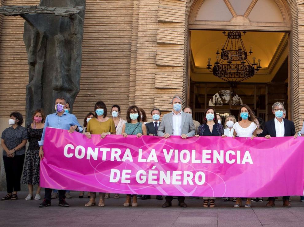 Acto de repulsa contra la agresión sexual a una joven en Zaragoza