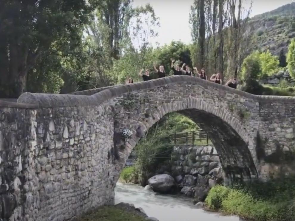 Ocho estudiantes protagonizan un "paseo musical" por Panticosa