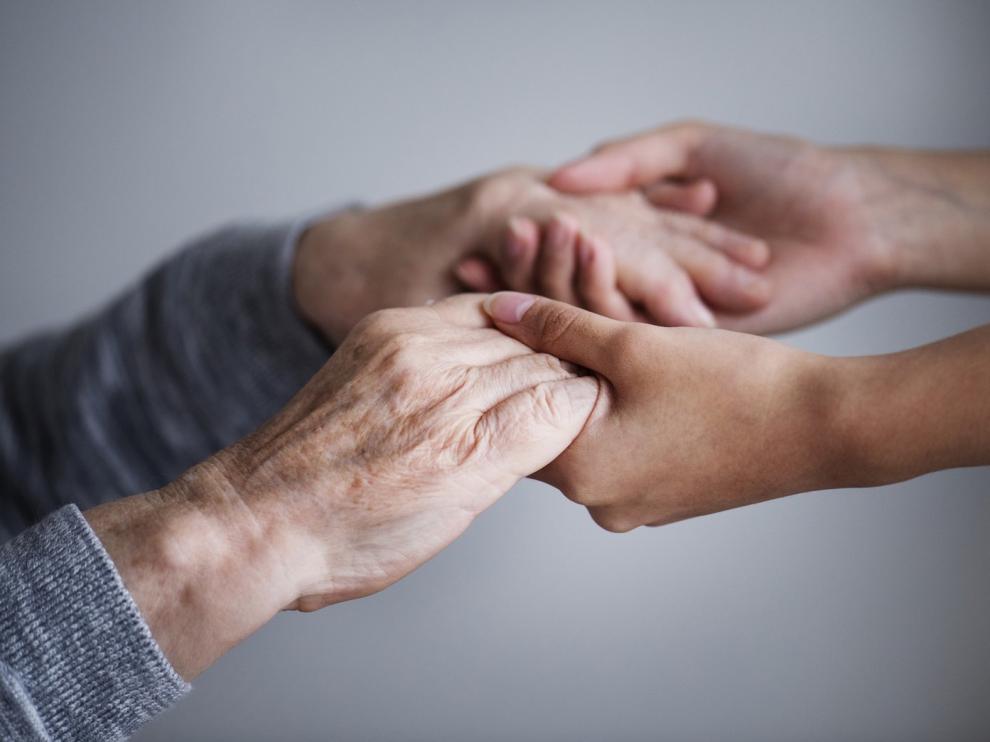 Los mayores podrán salir de las residencias aragonesas para estar con sus familias