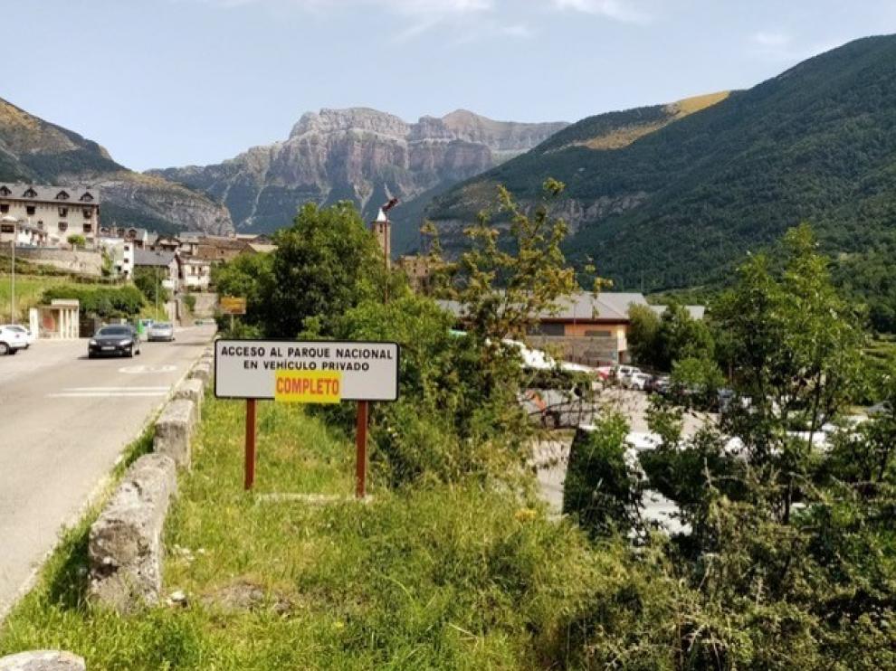 Nuevo cierre del acceso a Ordesa por Torla al llenarse el parquin