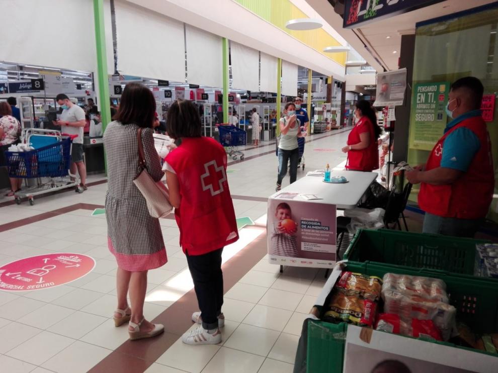 Cruz Roja Huesca distribuye más de cinco mil kilos de alimentos a familias en dificultad social