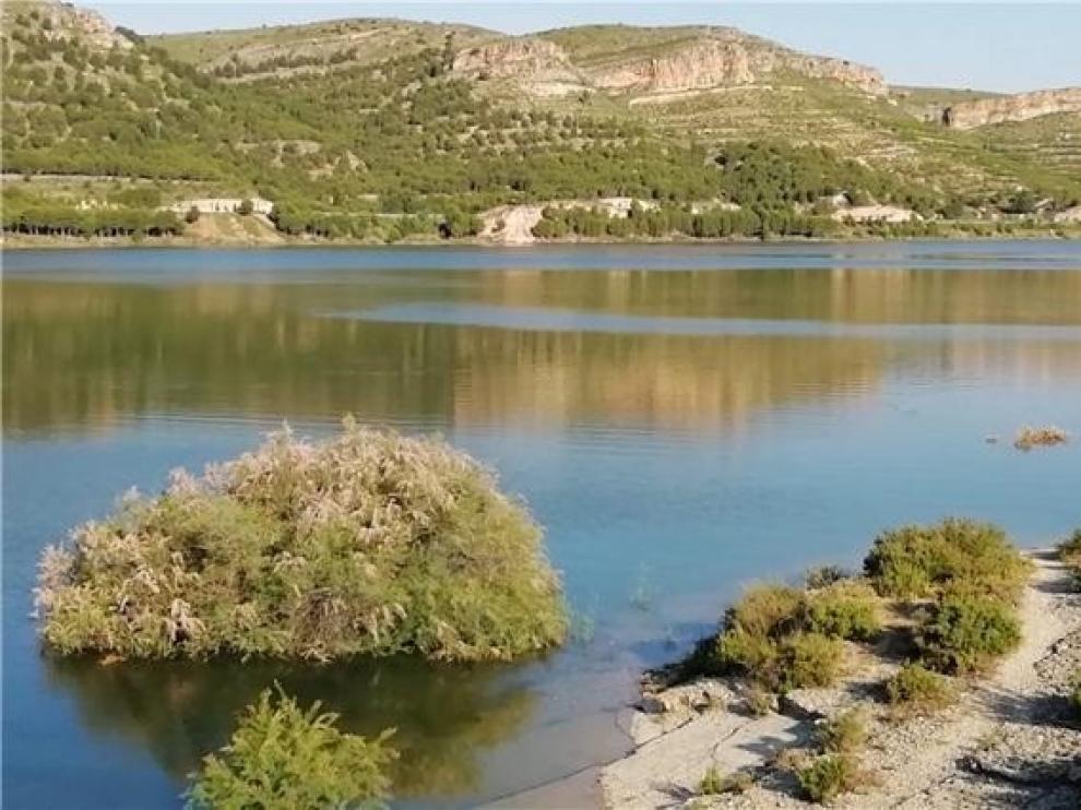 Aragón rechaza el trasvase a Cantabria, con abstención de Vox y críticas del PP