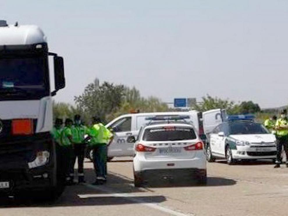 La directora general de la Guardia Civil condecora, a título póstumo, al agente fallecido en acto de servicio