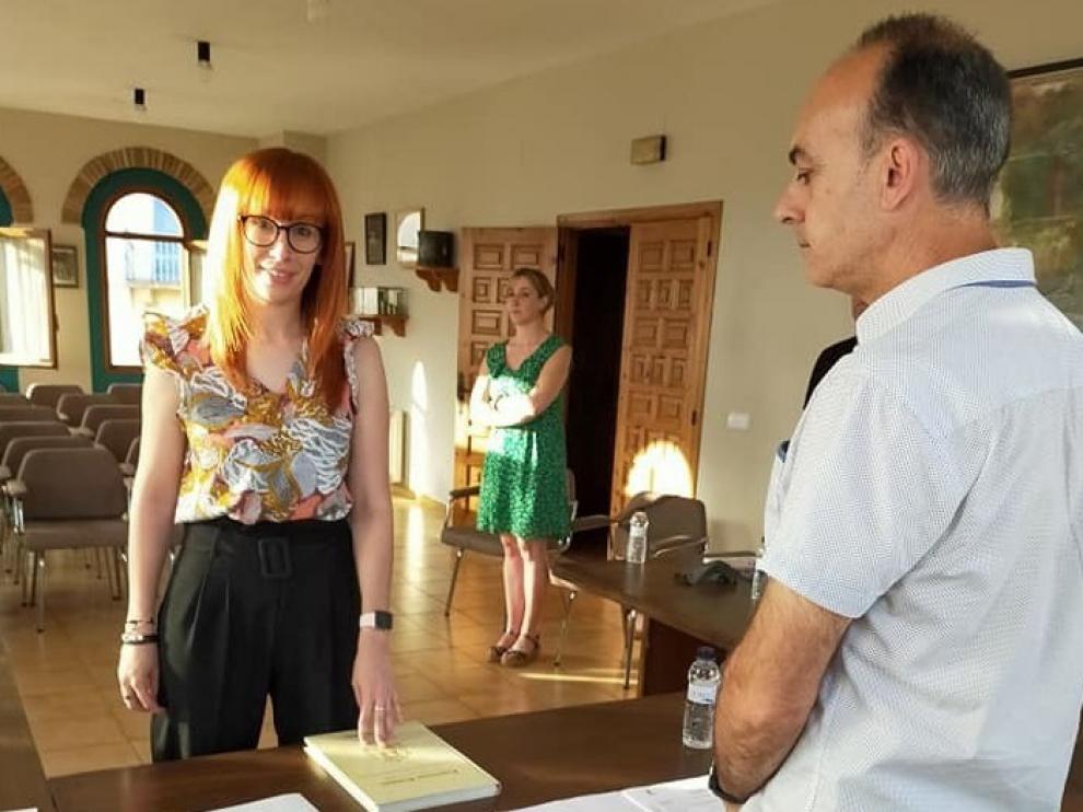 Sara Perna toma posesión como edil de Benabarre