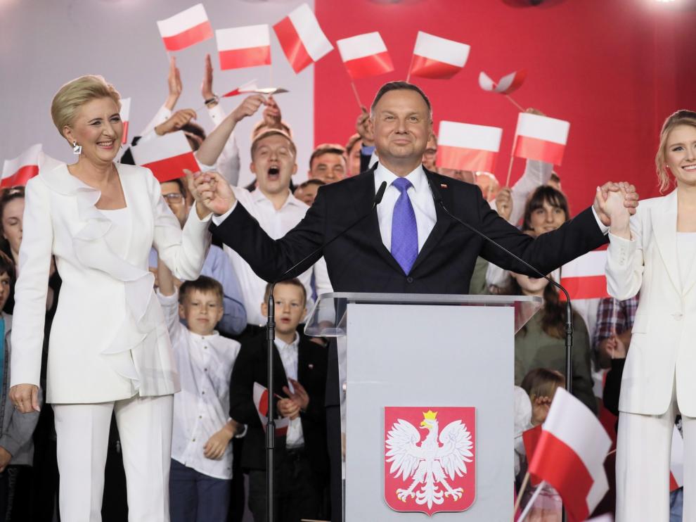 Polonia espera el recuento final ante un empate virtual