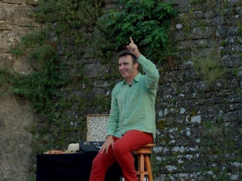 PAI encandila al público en el Castillo de Aínsa con sus "Cuentos colorados"