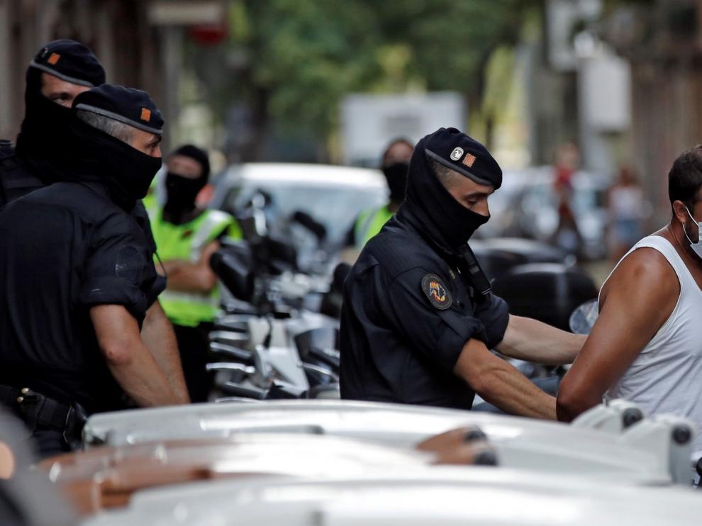 Detenidos los dos principales objetivos de los Mossos en una operación antiyihadista