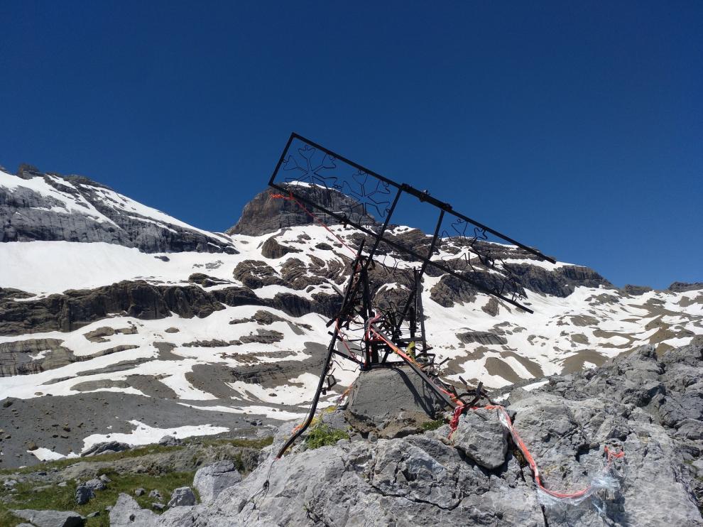 La cruz del Balcón de Pineta