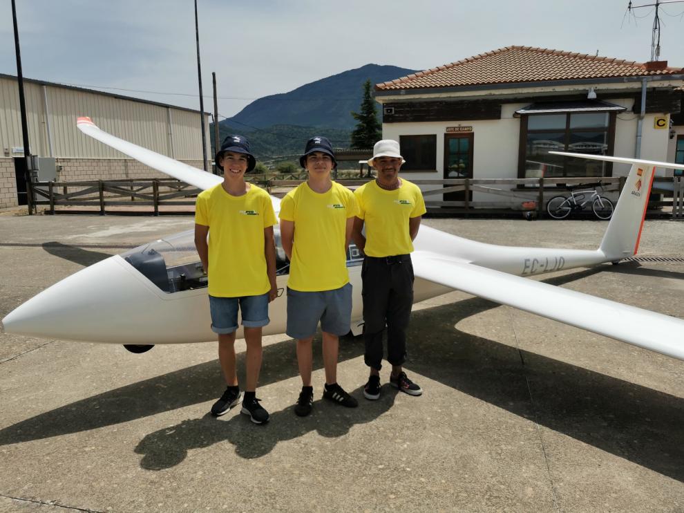 El aeródromo de Santa Cilia forma a los pilotos más jóvenes del país de vuelo sin motor