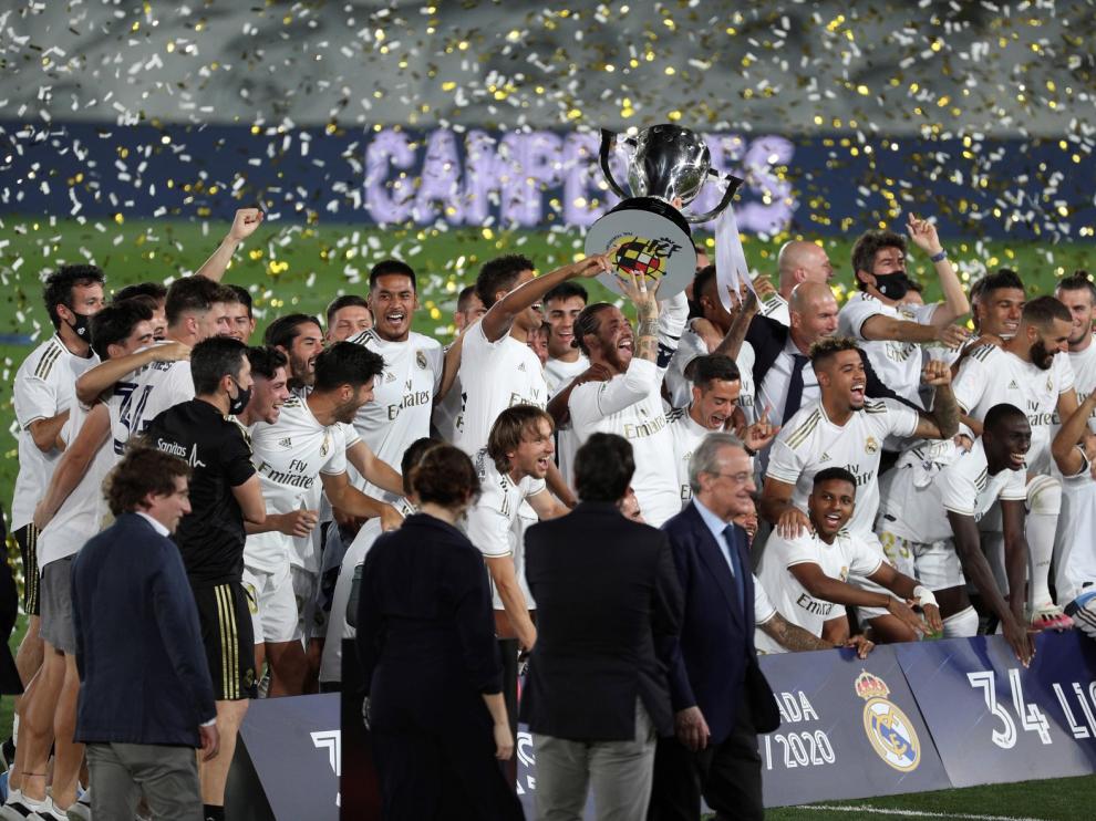 El Madrid vence al Villarreal y gana la Liga (2-1)