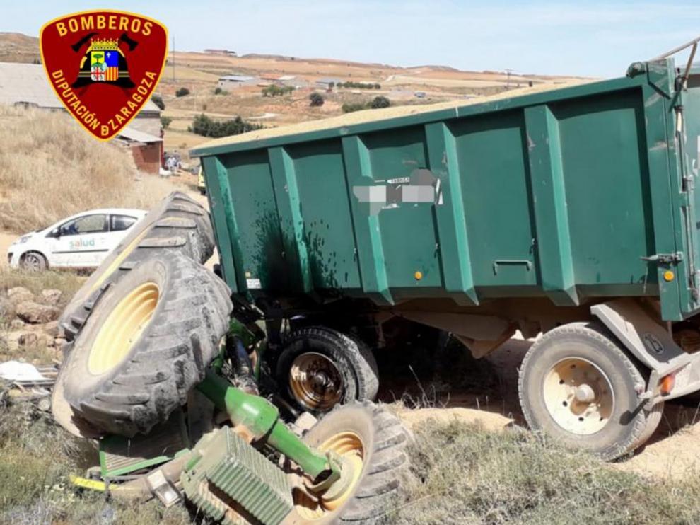 Muere un hombre de 61 años al volcar el tractor que conducía en un camino