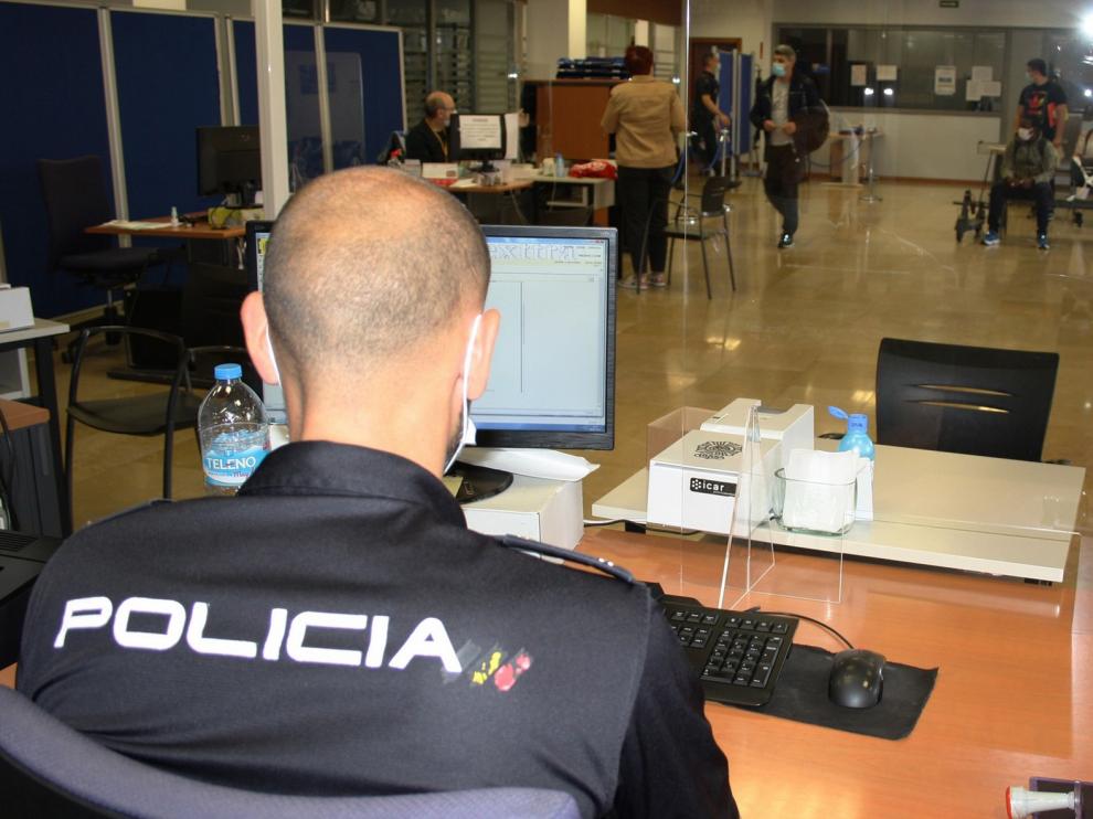 Detenidos nueve ghaneses por falsificar certificados de residencia europeos
