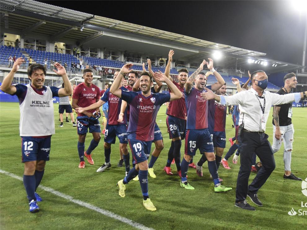 Aluvión de felicitaciones al Huesca por el ascenso