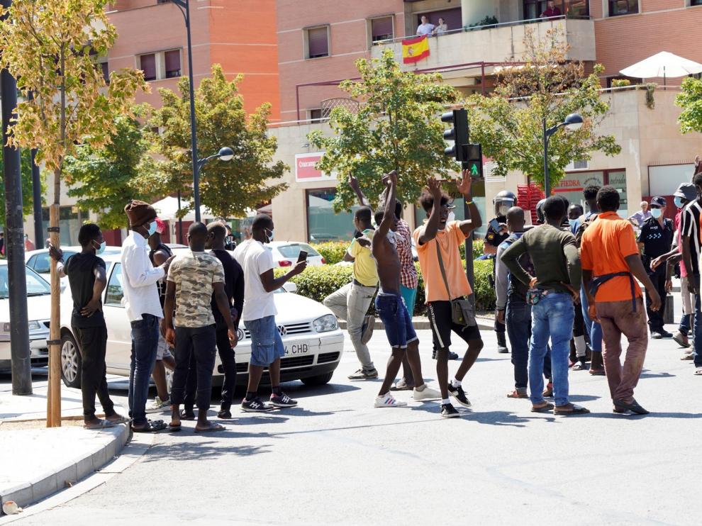 Refuerzan la vigilancia del asentamiento de Albacete afectado por covid tras los incidentes protagonizados por temporeros