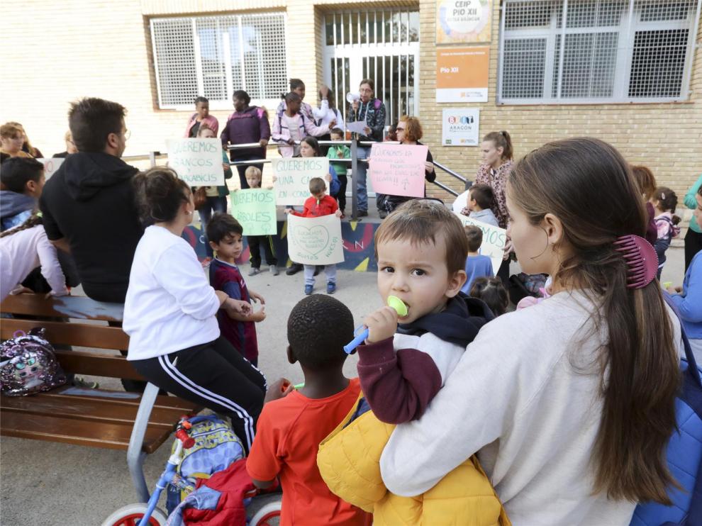 El CEIP Pío XII advierte que no es un colegio "de tercera" y pide que no se cierre una de sus vías el próximo curso