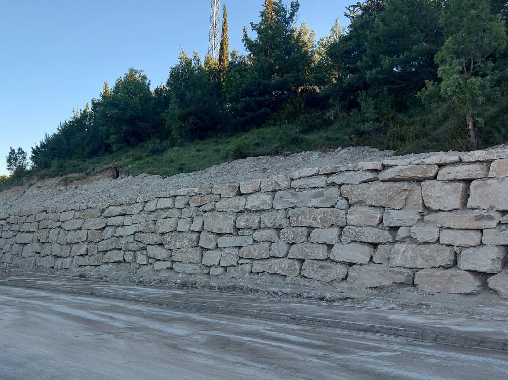 Sabiñánigo abre el vial de acceso a la zona deportiva La Corona