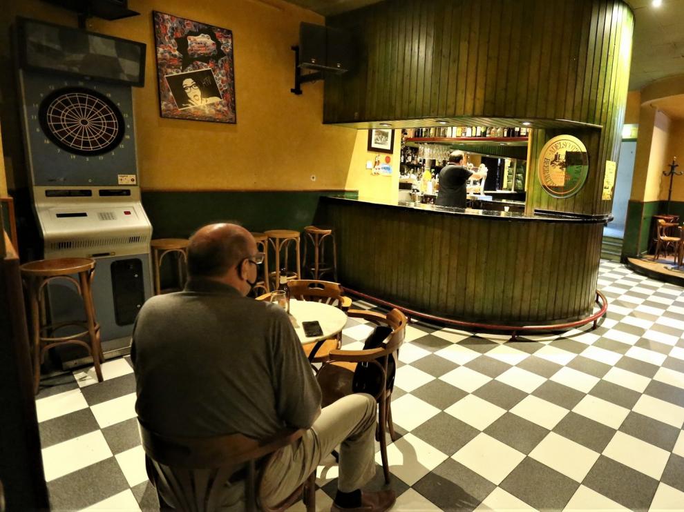 Los primeros locales de ocio nocturno como bar-café de Huesca vuelven a la actividad