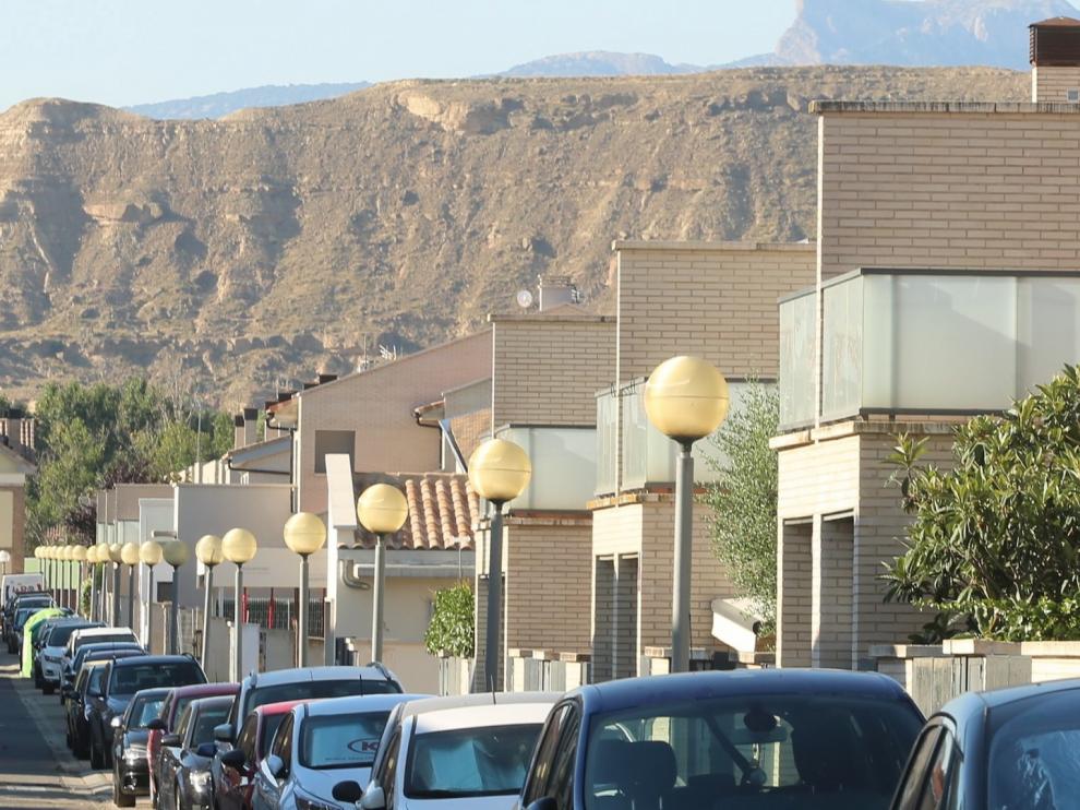 Se buscan pisos con terraza y casas con jardín fuera de Huesca
