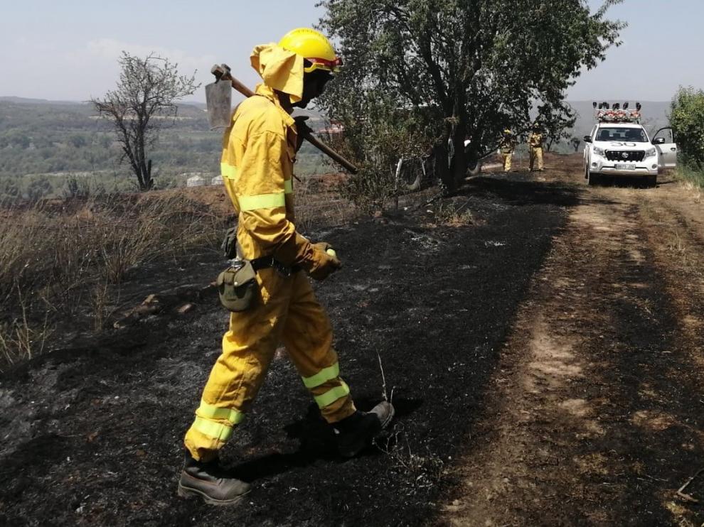 Controlado un incendio forestal en Azlor