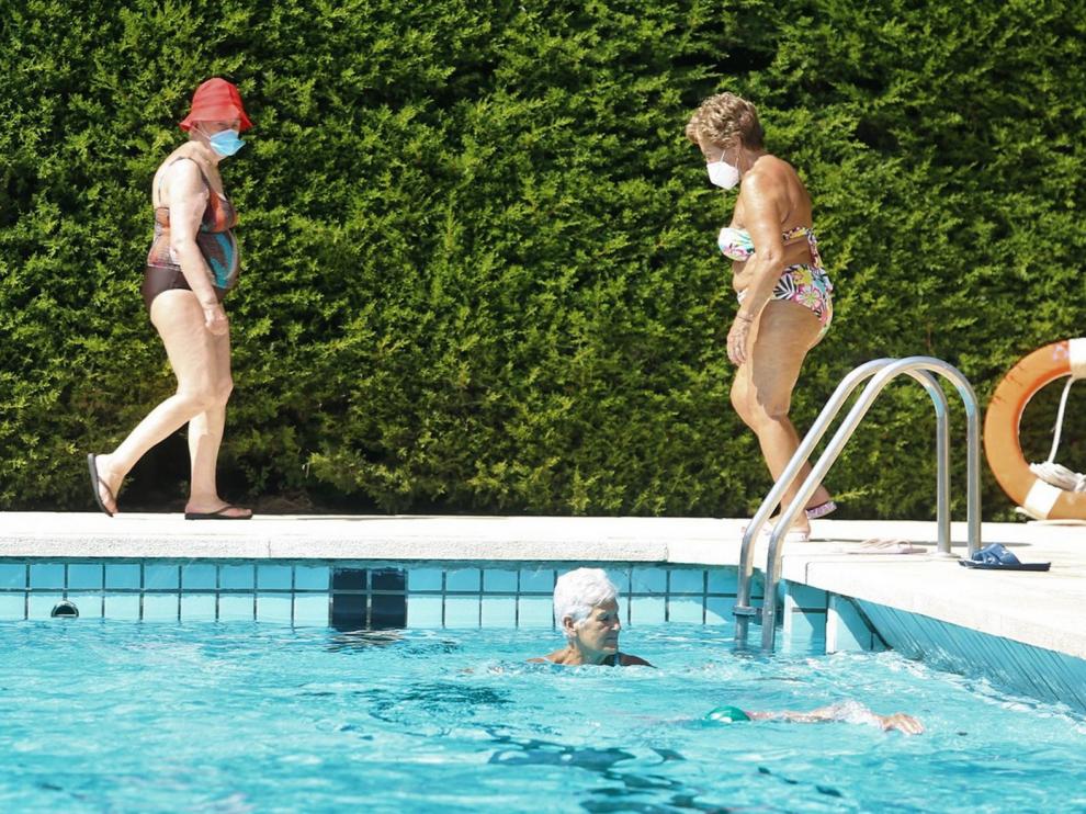 Normalidad en la piscina de Ruiseñor de Huesca tras su reapertura